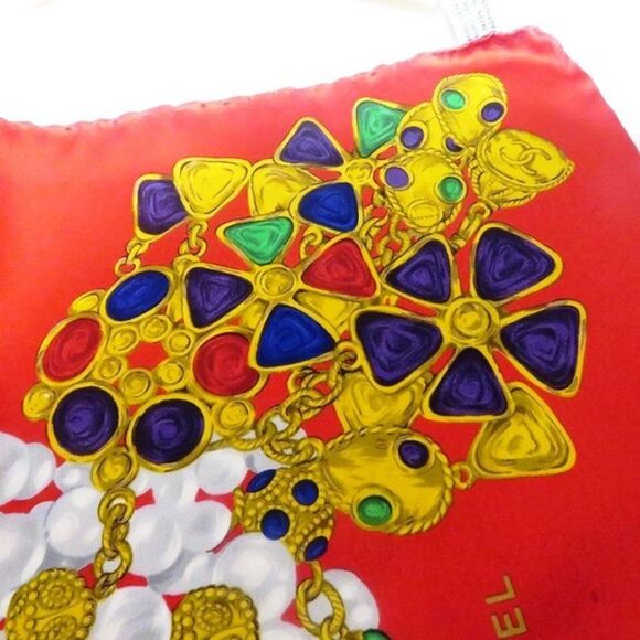 Pre Loved chanel Women Red Scarves - Picture 5 of 8